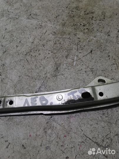 Кронштейн фар левый Тойота Хайлендер