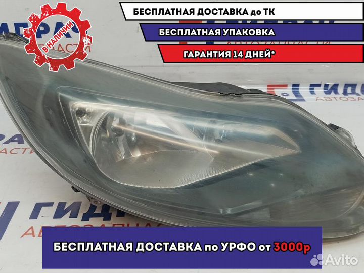 Фара правая Ford Focus 3. Аналог. Дефект