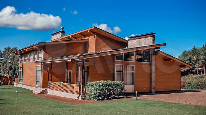 Коттедж 361 м² на участке 32 сот.