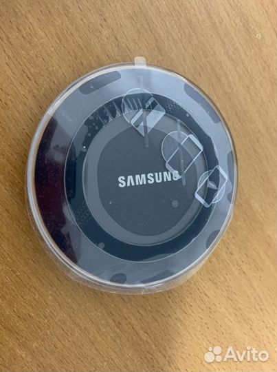 Беспроводное зарядное устройство новое