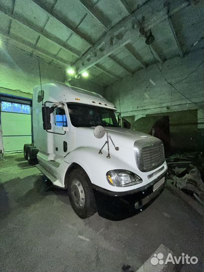 Freightliner Columbia, 2002