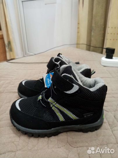Ботинки для мальчика разм 29 новые