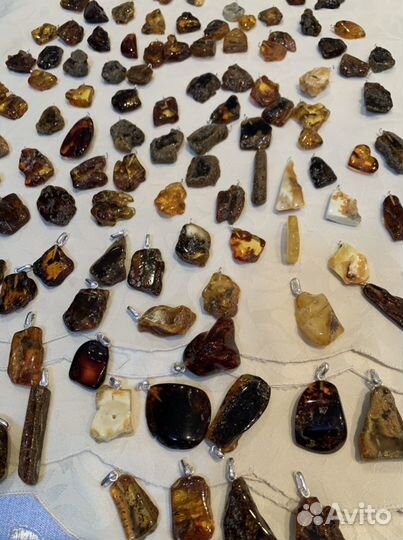 Янтарный кулон