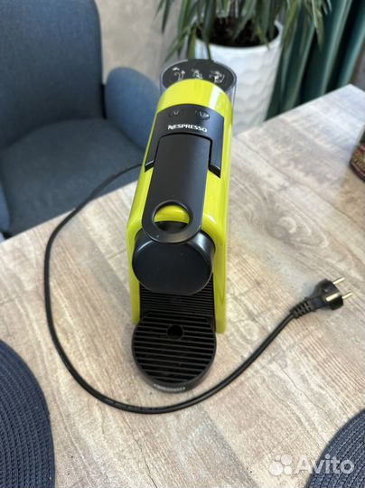Кофемашина delonghi nespresso essenza mini