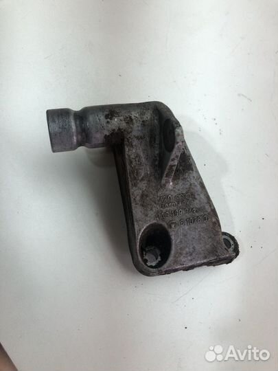 Кронштейн двигателя 2.3 AAR 4A0199343