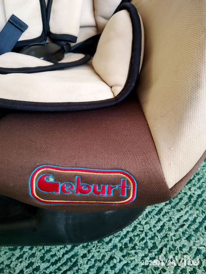 Автомобильное кресло