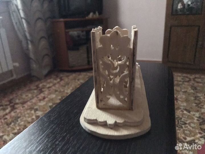 Подставка для канцелярии из дерева
