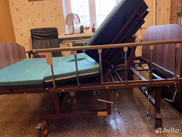 Медицинская кровать для лежачих больных