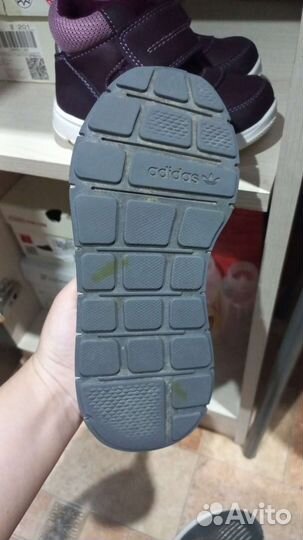 Кроссовки для девочки