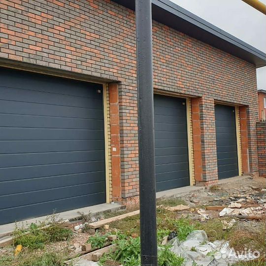 Секционные ворота