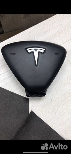 Тесла крышка руля (после ремонта)