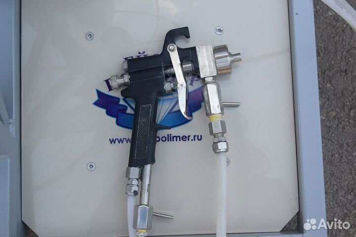 Гелькоутер. Установка нанесения гелькоута смолы