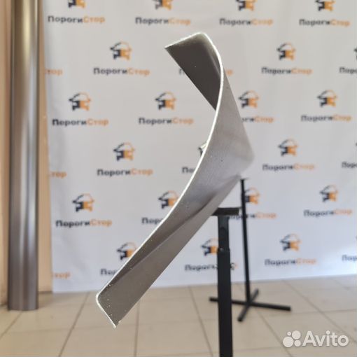 Ремонтный порог правый Toyota FunCargo