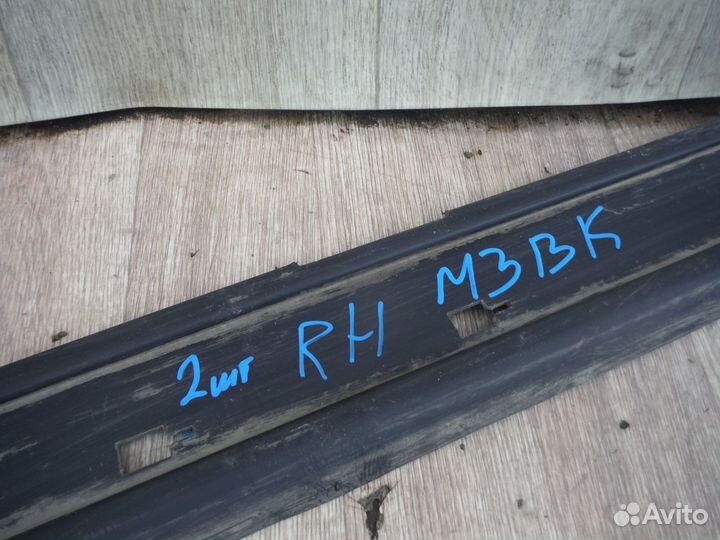 Накладка порога правая Mazda 3 BK 2006