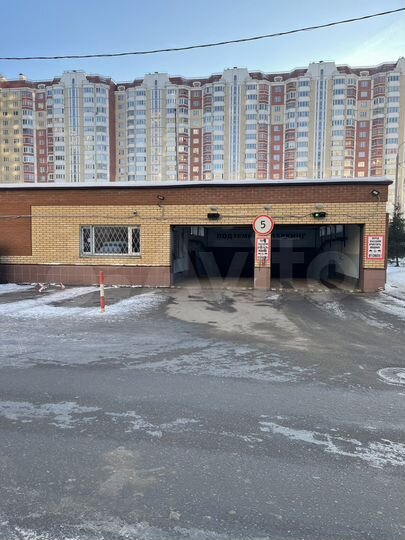 Машиноместо, 13 м²