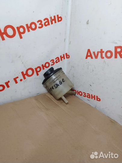 Бачок гур Nissan Presage U30