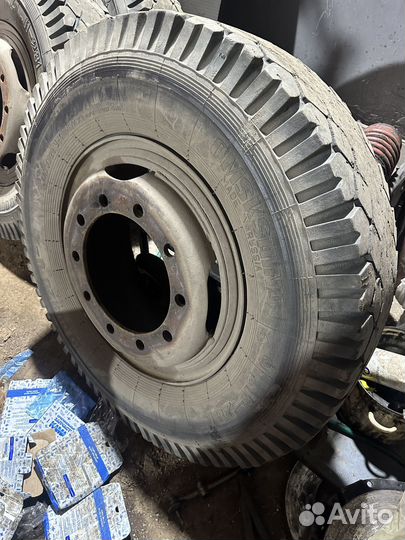 Колеса на Камаз 10 R-20,на запаску