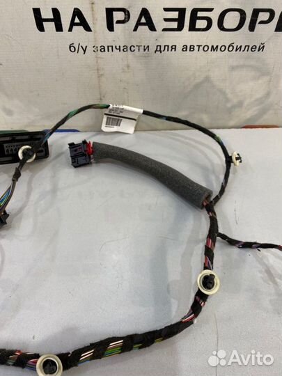 Проводка двери задняя правая Skoda Octavia (A7) 5E