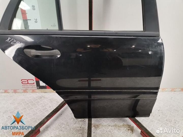 Обшивка двери задняя правая Mercedes-Benz C-Класс