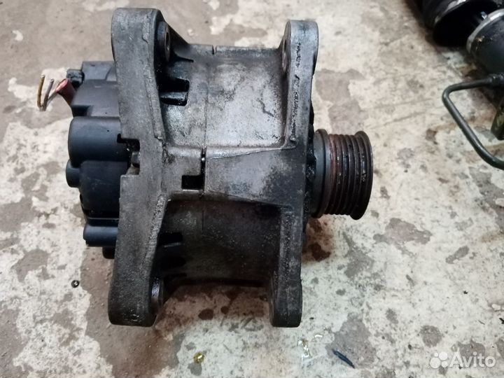 Генератор на Рено Лагуна 2006 год