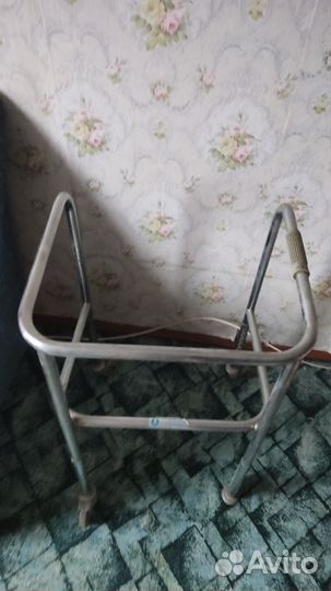 Ходунки для взрослых на колесах