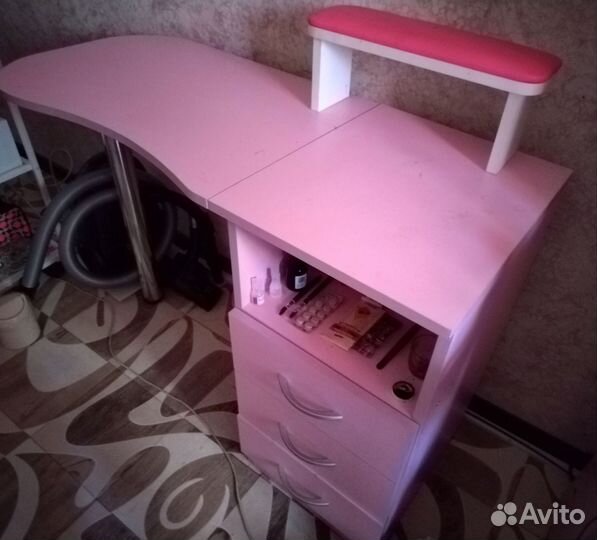 Маникюрный стол складной