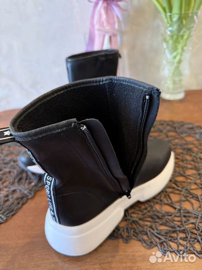Ботинки женские 36 размер