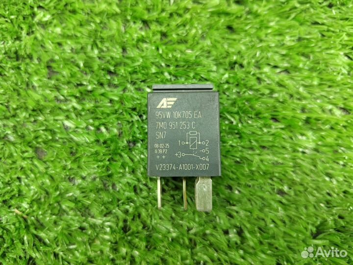 Реле VAG 404 7M0951253C VAG