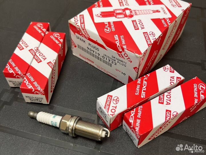 Оригинальные свечи Тойота 90919-01233