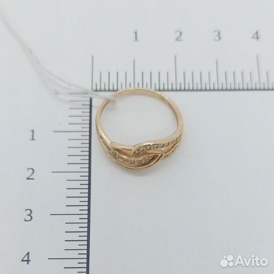 Кольцо с синтетическим камнем Золото