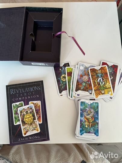 Карты Таро. Подарочный набор Revelations Tarot