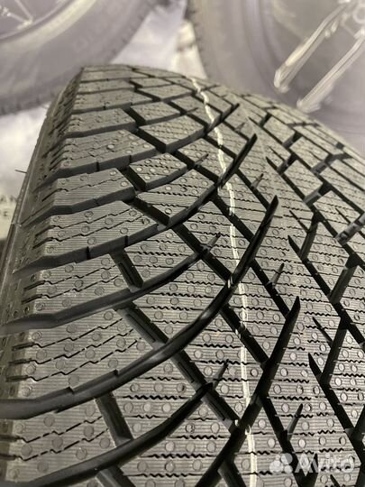 Nokian Tyres Hakkapeliitta R5 SUV 315/35 R21 111T
