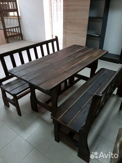 Стол и лавочки