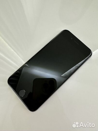 Телефон iPhone 6
