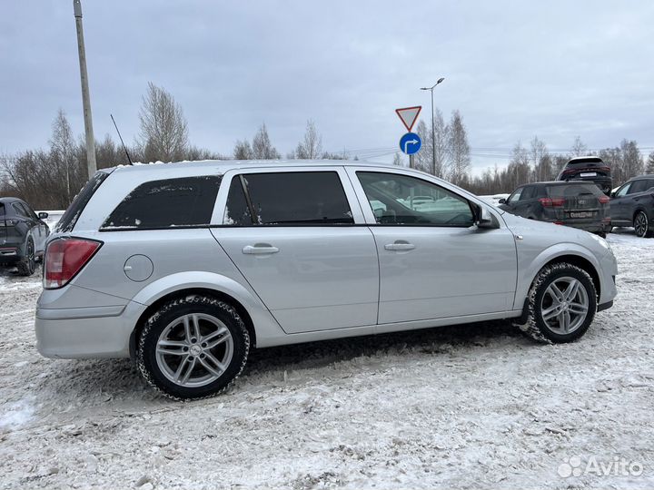 Opel Astra 1.6 МТ, 2014, 139 000 км