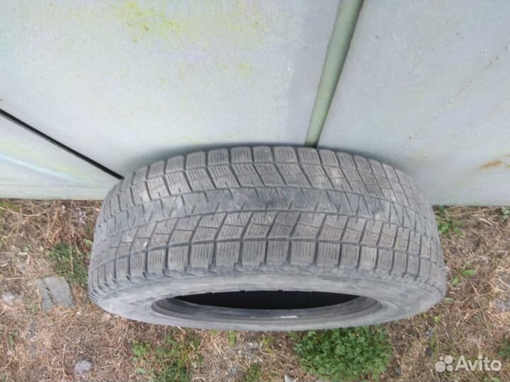 Bridgestone Blizzak DM-V1 215/70 R16