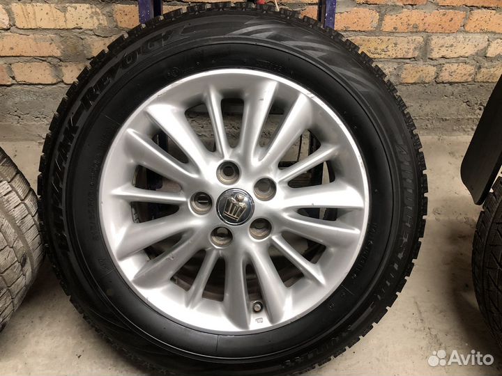 Колеса 215/60/R16 зимние crown