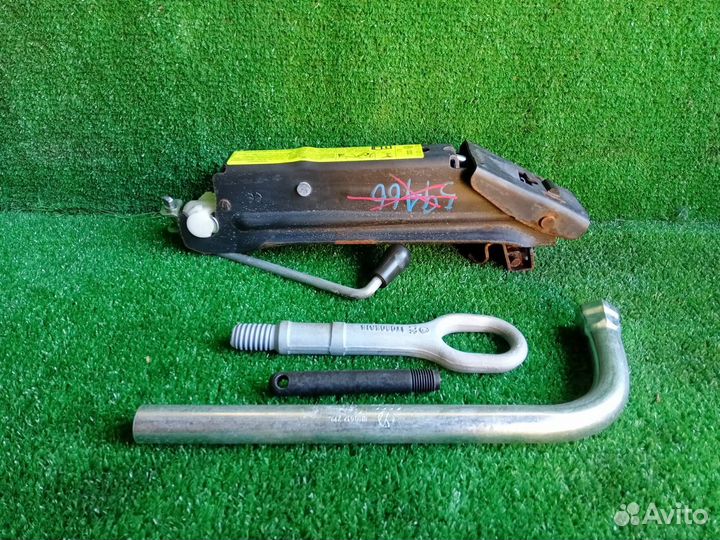 Домкрат Audi A3 8P BVY (2.0) 2005