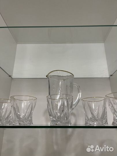 Графин со стаканами