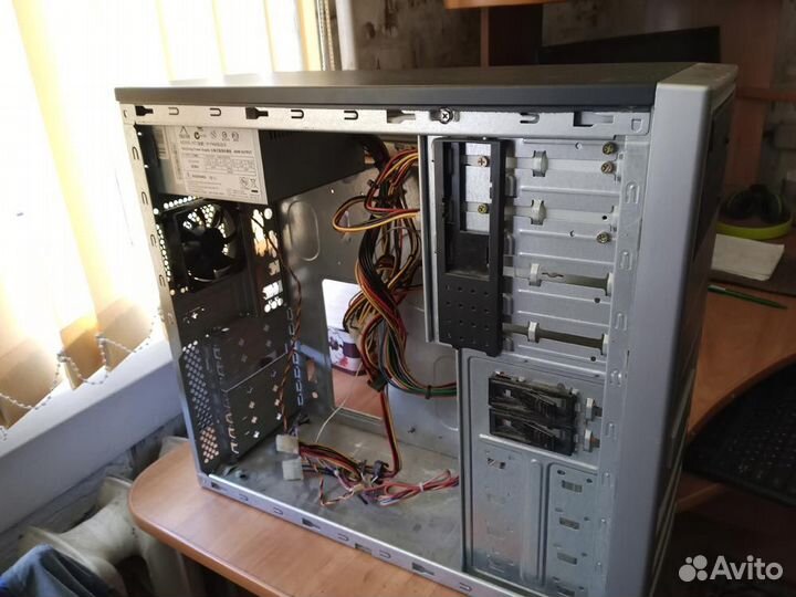 Корпус системного блока с блоком питания и 2 DVD