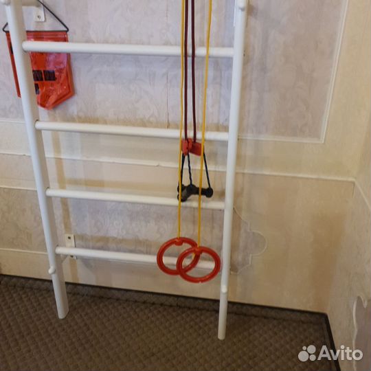 Шведская стенка с турником