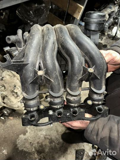 Впускной коллектор Volkswagen Passat B5 1