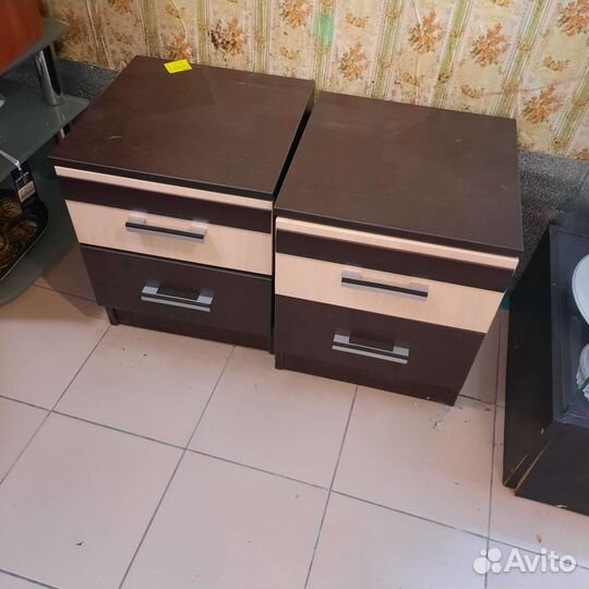 Тумбочка прикроватная или для офиса