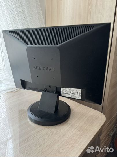 Монитор Samsung 923NW