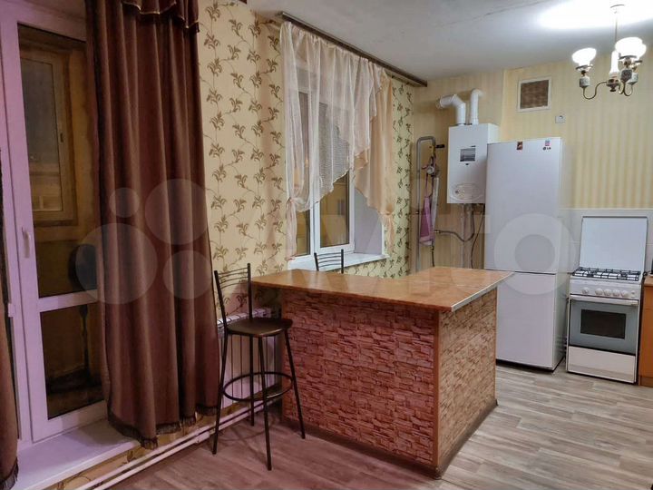 2-к. квартира, 46 м², 3/3 эт.