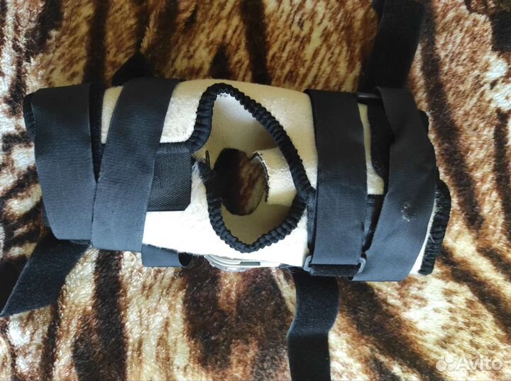 Ортез на коленный сустав