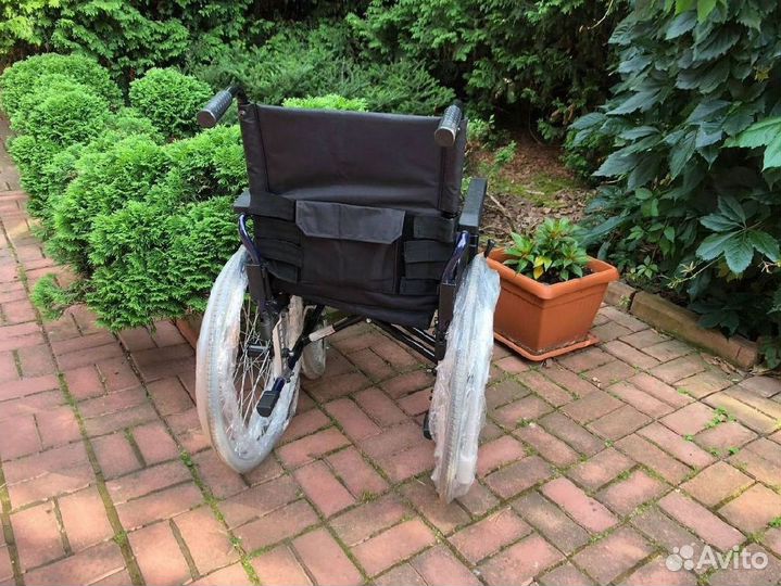 Инвалидная коляска прочная складная