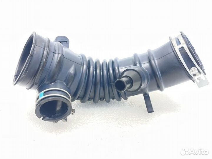 Патрубок воздушного фильтра Toyota Mark X Zio