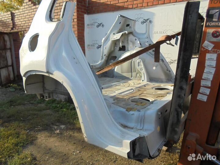 Крыло заднее правое VW Tiguan 2007-2011