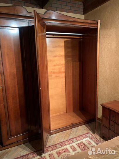 Спальный гарнитур